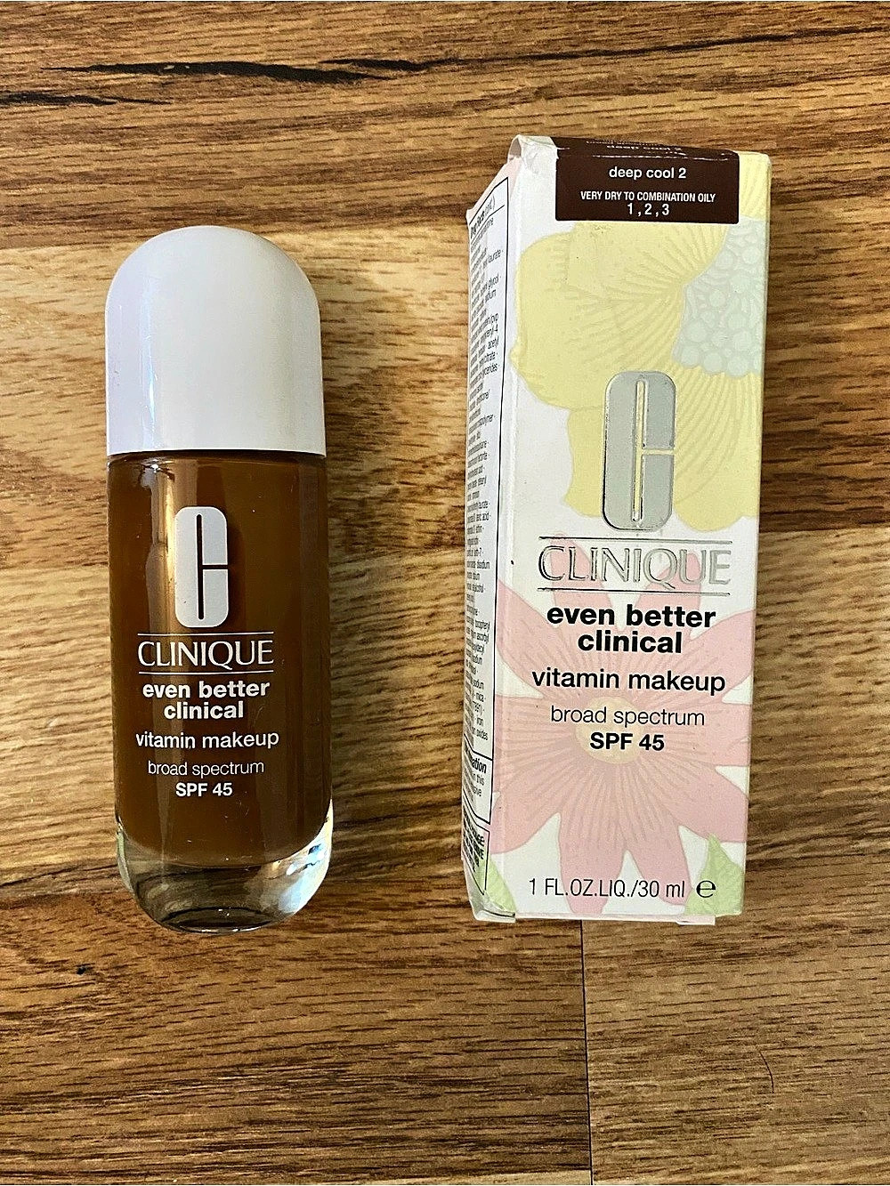 Clinique Even Better Clinical Vitamin Makeup Broad Spectrum SPF 45 Foundation NI